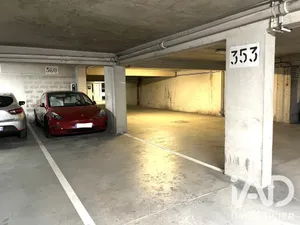 Parking in Paris (75016)