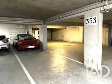 Parking à Paris (75016)