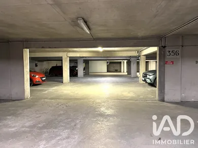 Parking à Paris (75016)
