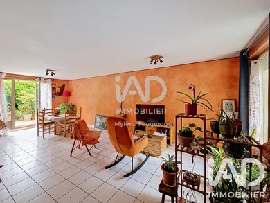 Pavillon à Combs-la-Ville (77380)