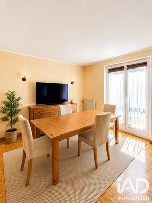 Apartment in Louveciennes (78430)