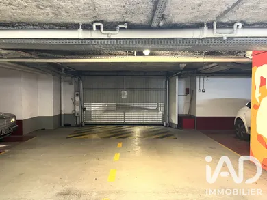 Parking à Paris (75014)