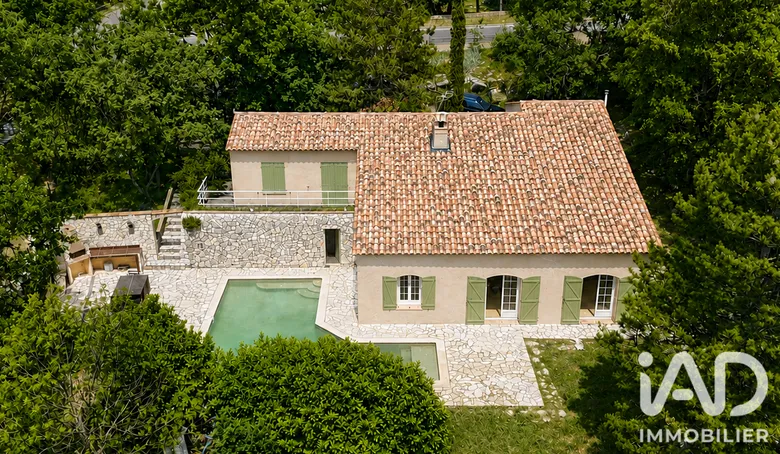 Maison 5 pièces 150 m² · à Saint-Vallier-de-Thiey · 150 m² · 465 000 €