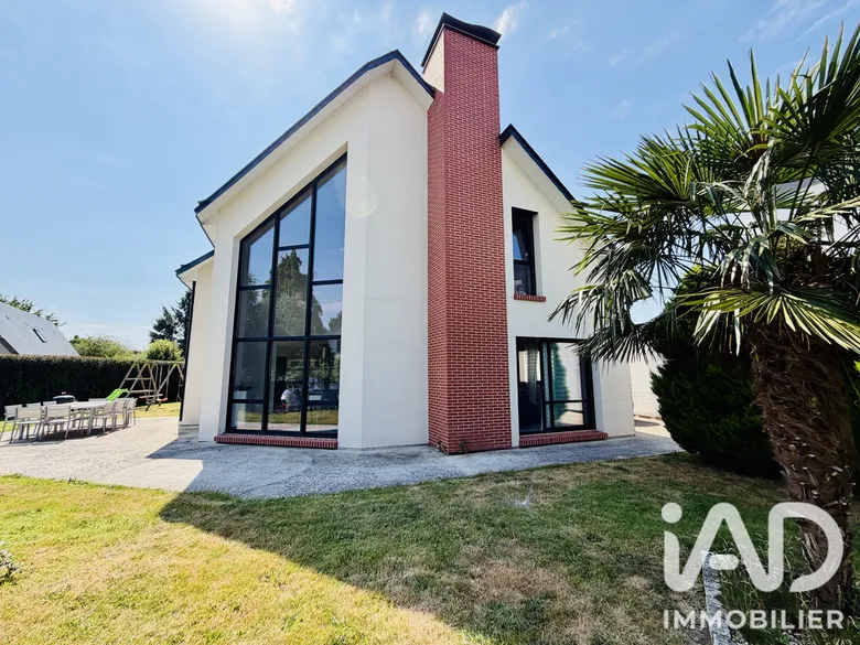 Maison 6 pièces 200 m² · à Saint-Ouen-du-Tilleul · 200 m² · 453 000 €