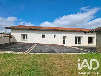Traditional house in Montracol (01310)
