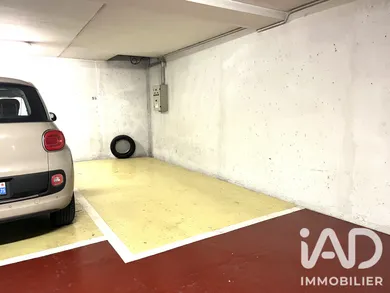 Parking à Paris (75014)