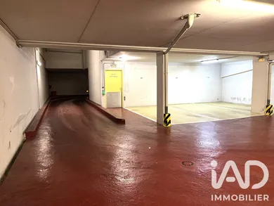 Parking à Paris (75014)