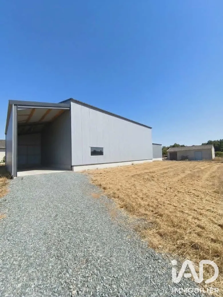 Maison 1 pièce 700 m² · à La Possonnière · 700 m² · 630 000 €