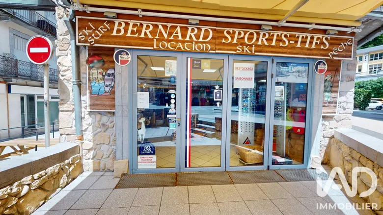Habillement, Textile​ à Cauterets (65110) · 110 m² · 235 000 €