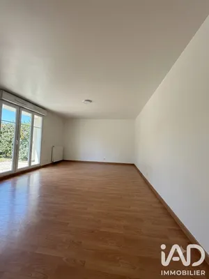 Apartment in Bussy-Saint-Georges (77600)