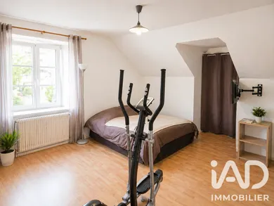 Appartement à École-Valentin (25480)