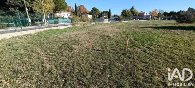 Terrain 600 m² · à Carpentras · 600 m² · 150 000 €