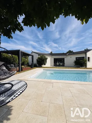 House in Saint-Seurin-sur-l'Isle (33660)