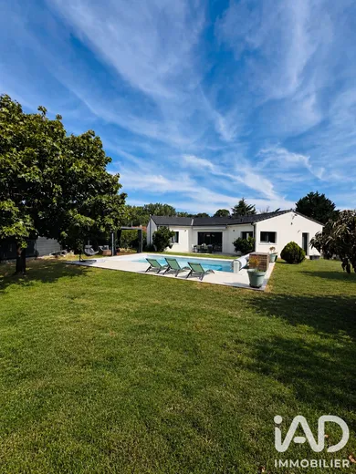 House in Saint-Seurin-sur-l'Isle (33660)