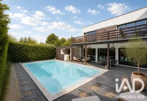 Mansion in Saint-Cyr-sur-Loire (37540)