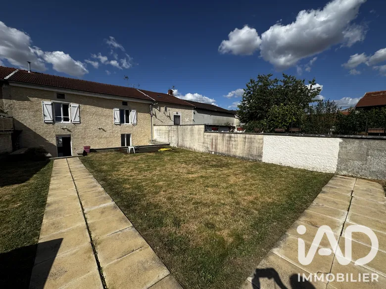 Maison 8 pièces 146 m² · à Bayard-sur-Marne · 145,9 m² · 139 000 €
