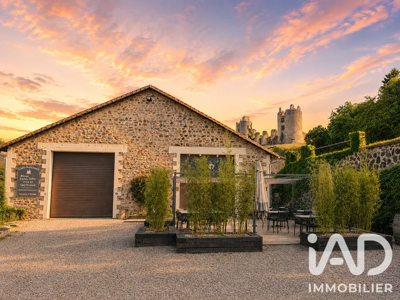 Maison 3 pièces 315 m² · à Confolens · 315 m² · 245 000 €