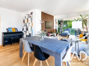 Apartment in Le Chesnay (78150)