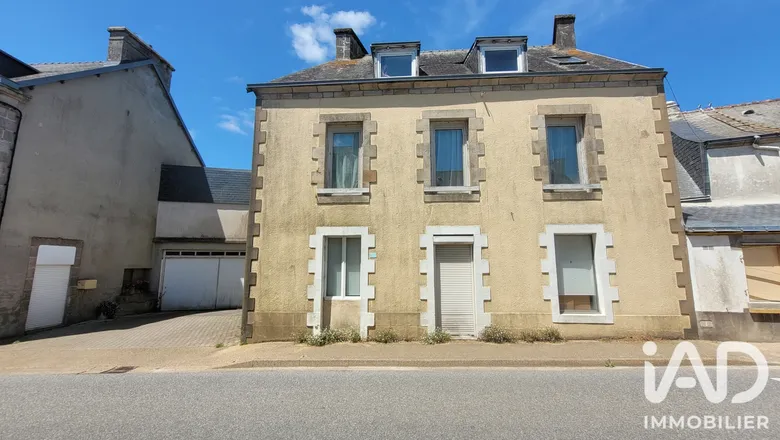 Maison 7 pièces 155 m² · à Coray · 155 m² · 116 000 €