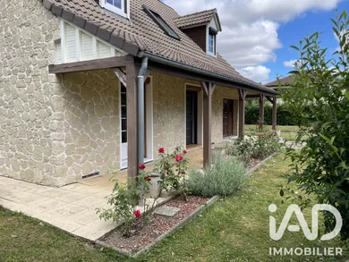 Traditional house in Longueil-Sainte-Marie (60126)