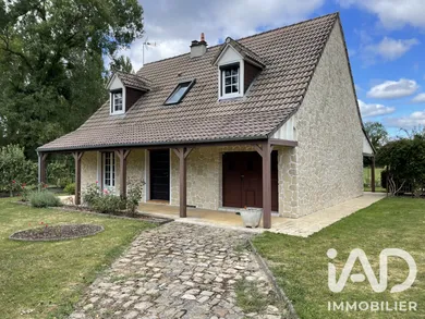 Traditional house in Longueil-Sainte-Marie (60126)