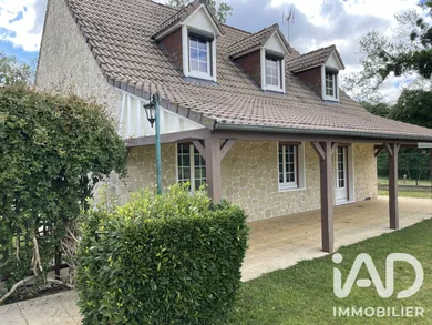 Traditional house in Longueil-Sainte-Marie (60126)