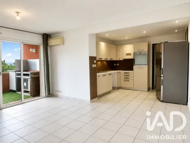 Apartment in Saint-Maximin-la-Sainte-Baume (83470)
