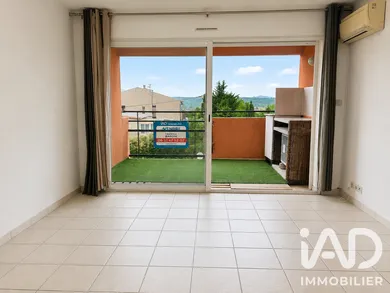 Apartment in Saint-Maximin-la-Sainte-Baume (83470)