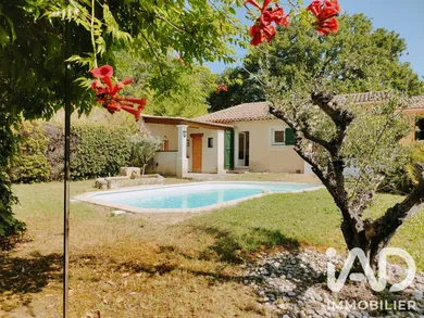 Maison traditionnelle à La Tour-d'Aigues (84240)