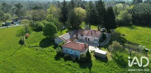 Maison de campagne à Montrem (24110)