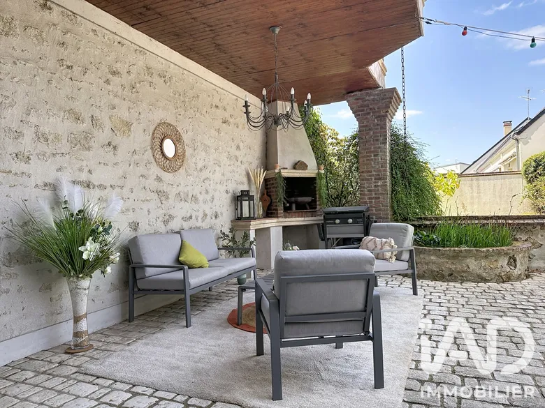 Maison 10 pièces 227 m² · à Châteauneuf-sur-Loire · 227 m² · 447 000 €