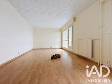 Apartment in Maurepas (78310)