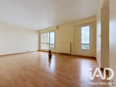 Apartment in Maurepas (78310)