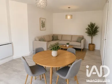 Apartment in Saint-Étienne (42100)