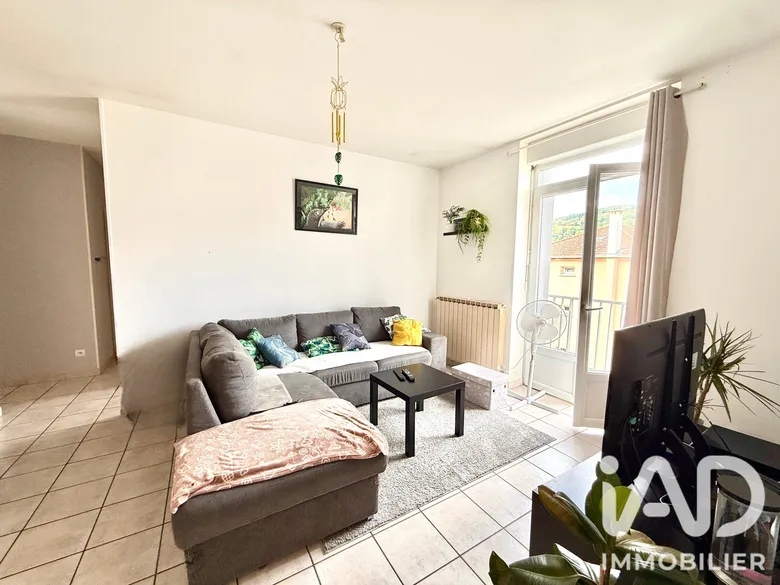 Appartement 4 pièces 100 m² · à Unieux · 99,9 m² · 115 000 €
