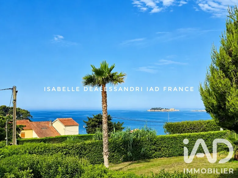 Maison 10 pièces 145 m² · à Sanary-sur-Mer · 145 m² · 735 000 €