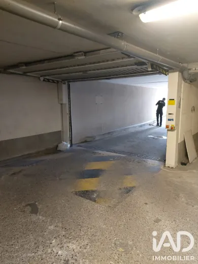 Parking à Montreuil (93100)