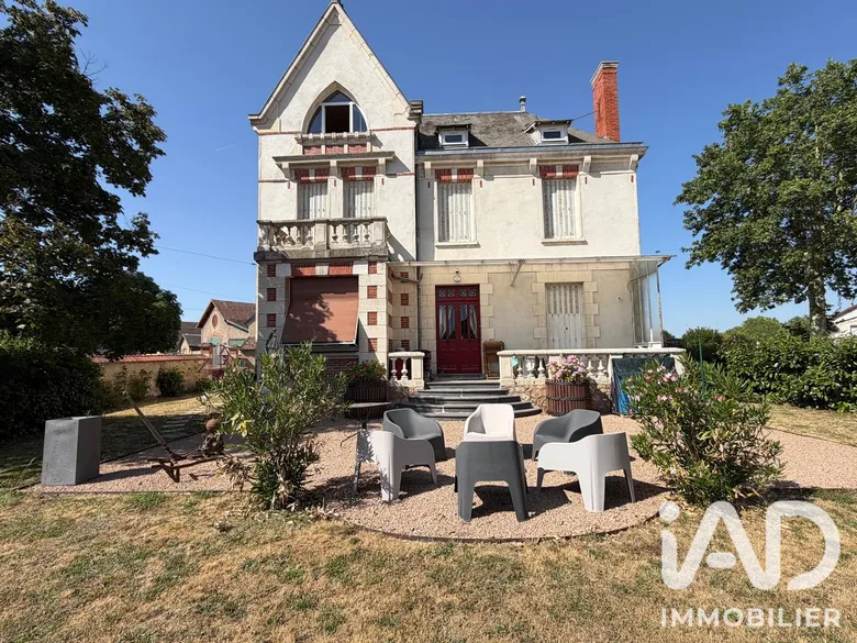 Maison 8 pièces 170 m² · à Cosne-d'Allier · 170 m² · 255 000 €