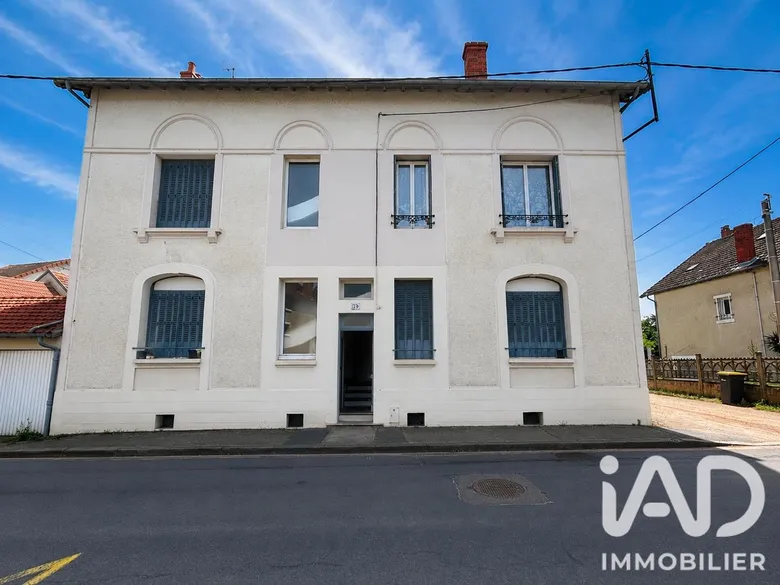Immeuble 2 pièces 247 m² · à Montluçon · 246,5 m² · 266 400 €