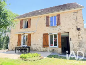Maison de village à Orbigny-au-Val (52360)