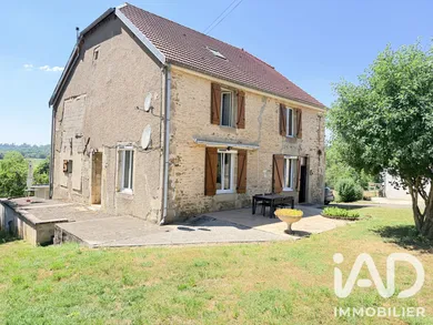 Maison de village à Orbigny-au-Val (52360)
