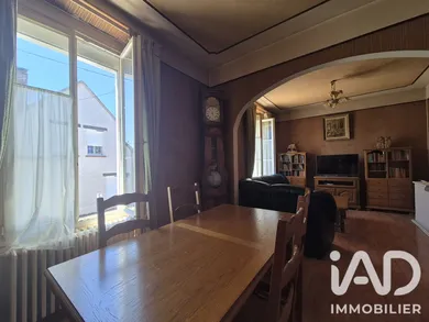 Townhouse in Cheny (89400)