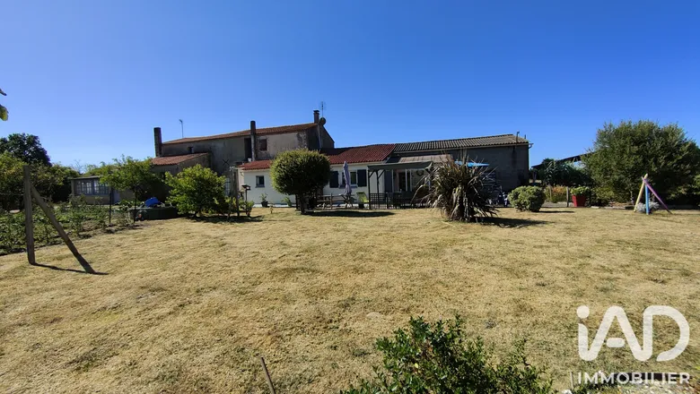 Maison 5 pièces 186 m² · à Grosbreuil · 186 m² · 288 000 €