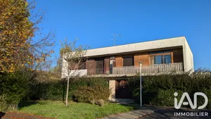 Building in Saint-Seurin-sur-l'Isle (33660)