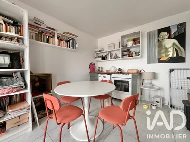 Apartment in Montrouge (92120)