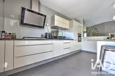 Architectural house in Rilhac-Rancon (87570)