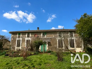 Maison de village à Chatenet (17210)