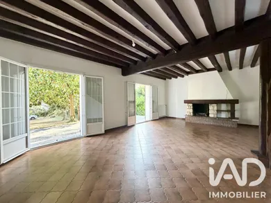Maison traditionnelle à Oinville-sur-Montcient (78250)