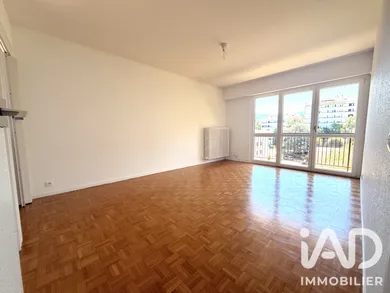 Appartement à Saint-Julien-en-Genevois (74160)