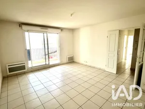 Apartment in Bordeaux (33100)
